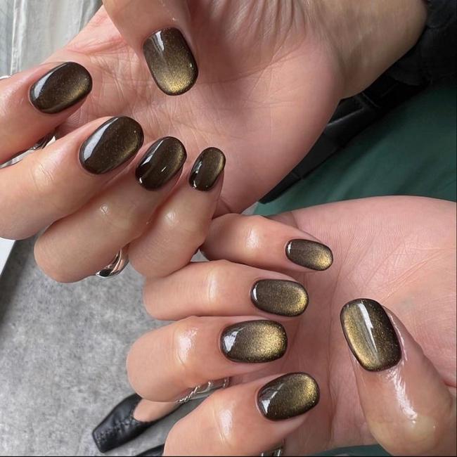 Uñas efecto ojo de gato Harpies.